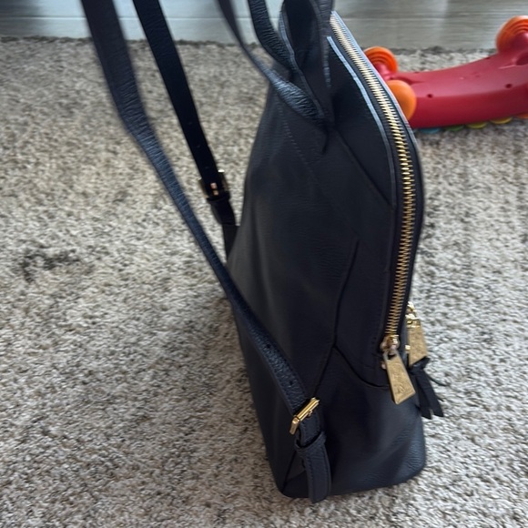 Michael Kors navy blue + Gold detail Backpack lots of storage space sleek design - Picture 5 of 10